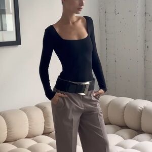 NWOT Aritzia Contour Squareneck Longsleeve Bodysuit